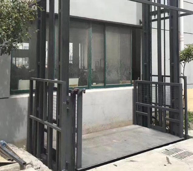 铜仁导轨式施工升降机助力民生工程提速增效